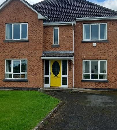 1 Cartrun Breac N39D7H6 Opposite Longford Rugby Club - See The Yellow Door Exterior foto